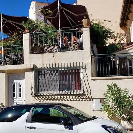Crew Lighthouse Hostel Antibes Ngoại thất bức ảnh
