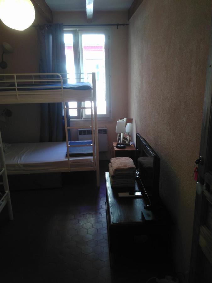 Crew Lighthouse Hostel Antibes Ngoại thất bức ảnh