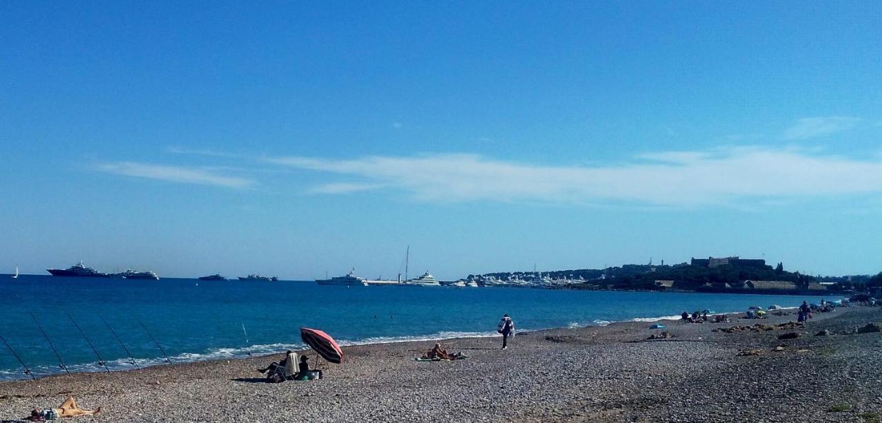 Crew Lighthouse Hostel Antibes Ngoại thất bức ảnh