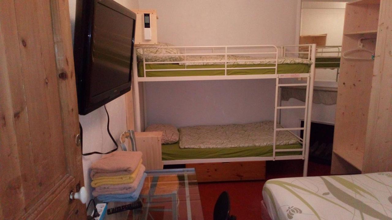 Crew Lighthouse Hostel Antibes Ngoại thất bức ảnh