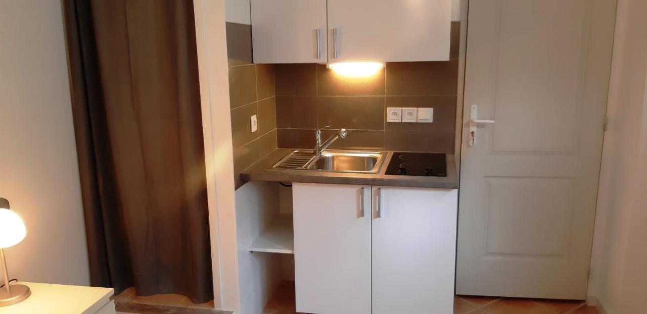 Crew Lighthouse Hostel Antibes Ngoại thất bức ảnh