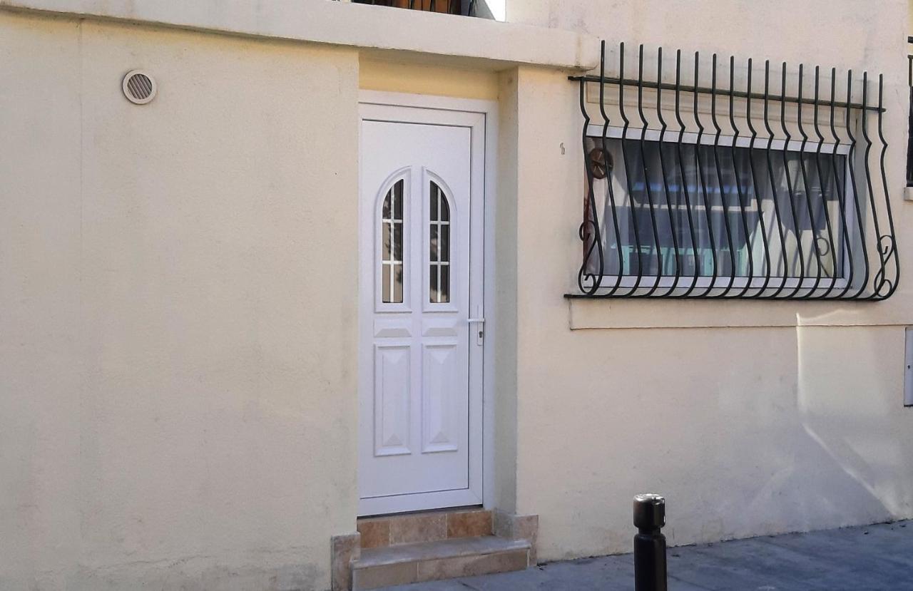 Crew Lighthouse Hostel Antibes Ngoại thất bức ảnh