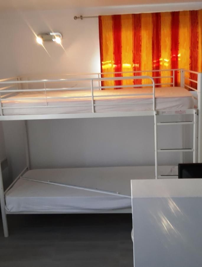 Crew Lighthouse Hostel Antibes Ngoại thất bức ảnh