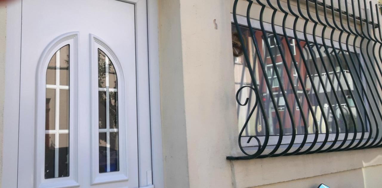 Crew Lighthouse Hostel Antibes Ngoại thất bức ảnh