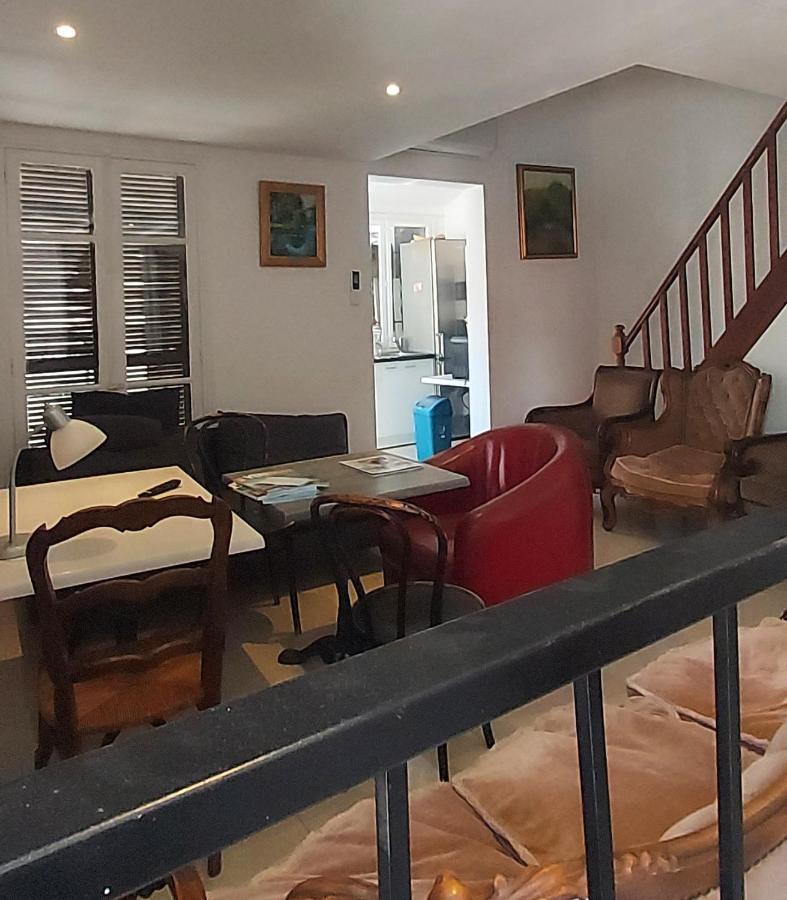 Crew Lighthouse Hostel Antibes Ngoại thất bức ảnh