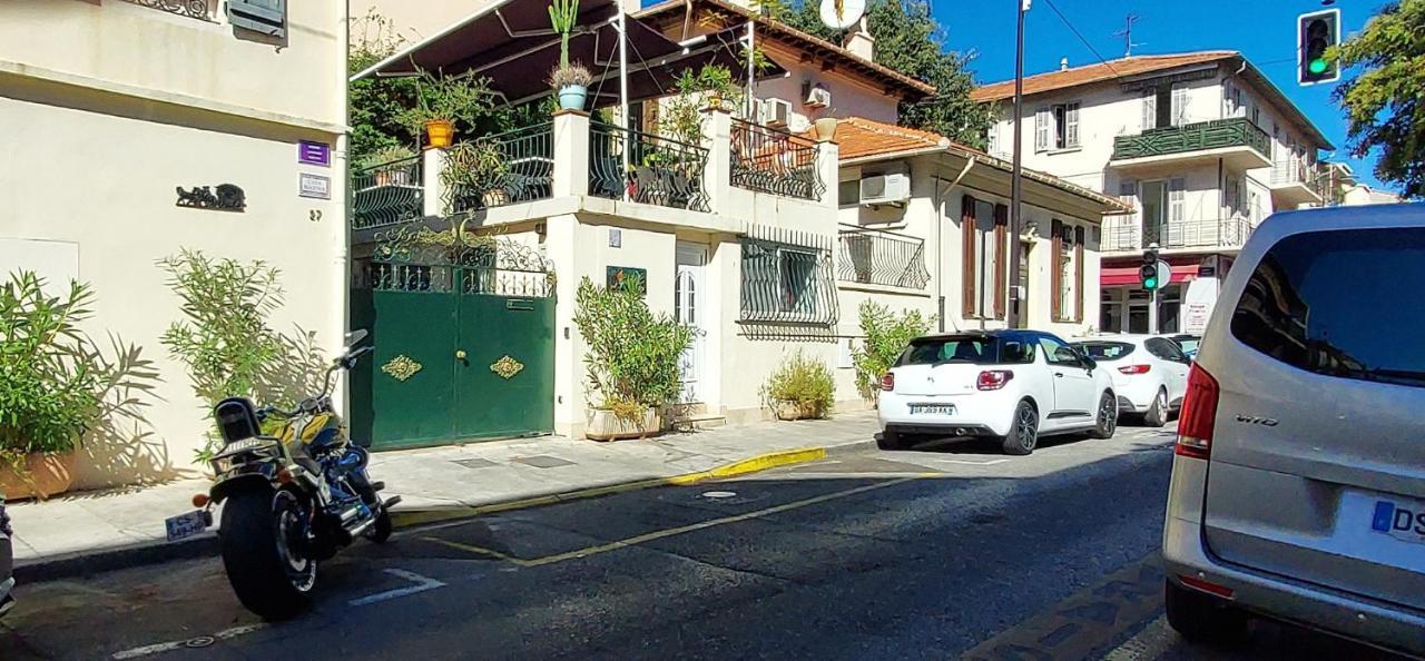 Crew Lighthouse Hostel Antibes Ngoại thất bức ảnh
