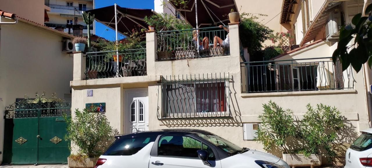 Crew Lighthouse Hostel Antibes Ngoại thất bức ảnh
